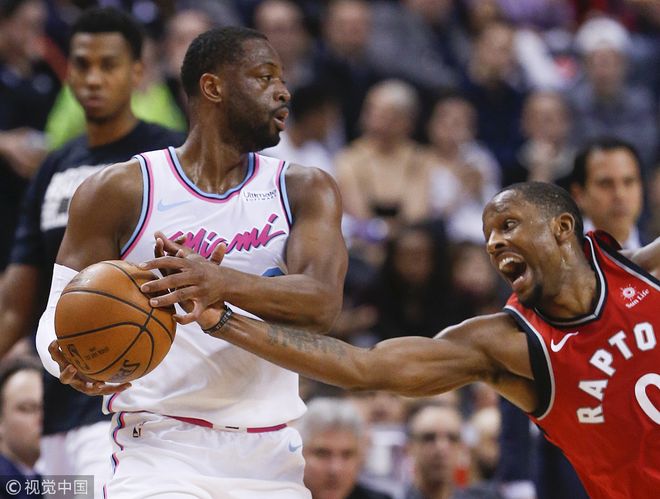 尼斯训练开放日；关键时刻内部沟通引欢呼；德甲在即；年轻球员得到机会的简单介绍