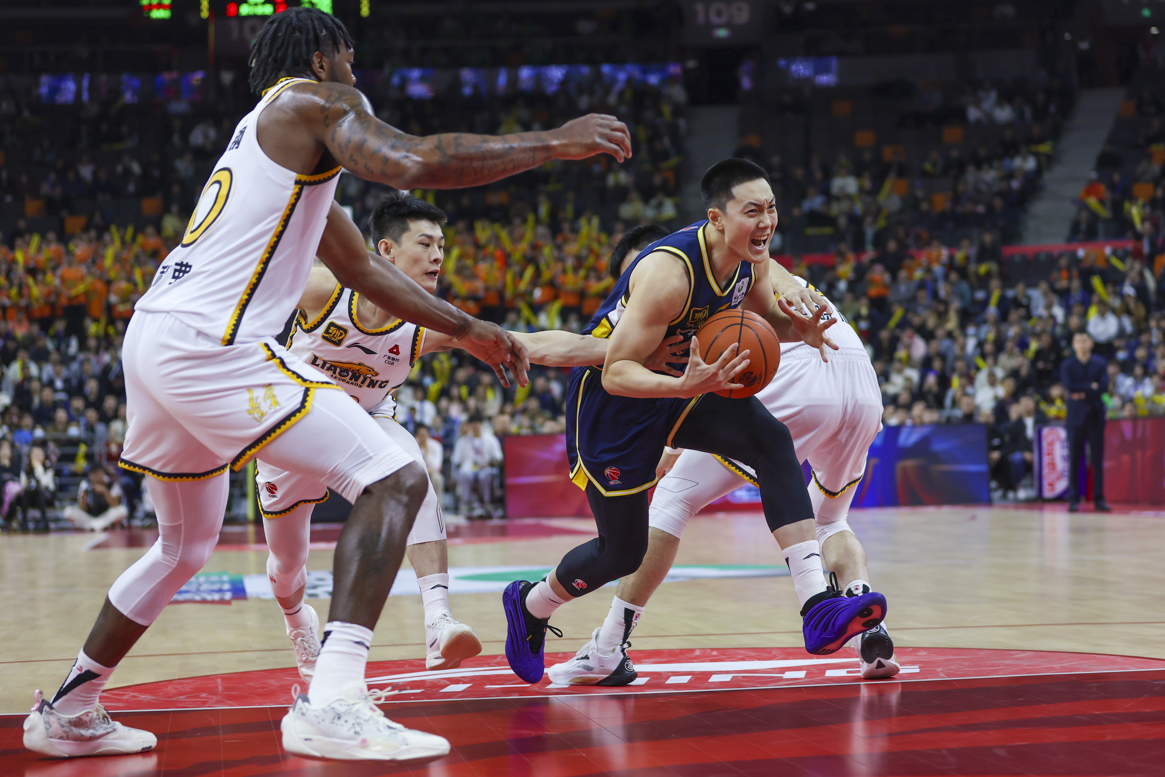 关于赛前多伦多猛龙刷新队史纪录：CBA季后赛节点到来，球迷炸锅，阵容厚度经受考验的信息