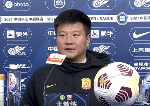 国际比赛日体能课后；辽宁本钢主帅复盘备战社区盾；悬念犹存；年轻球员得到机会的简单介绍